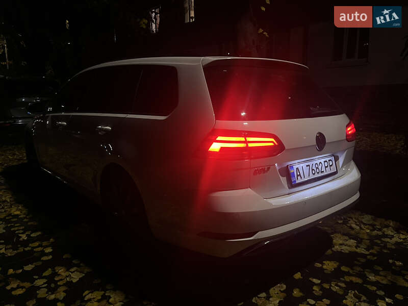 Універсал Volkswagen Golf 2017 в Києві