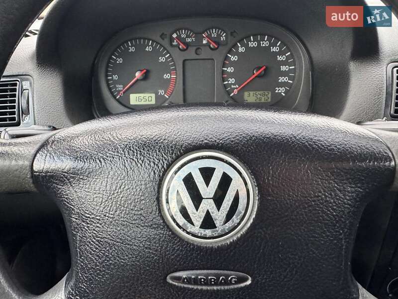 Хетчбек Volkswagen Golf 1998 в Чернівцях