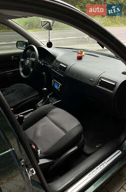 Хэтчбек Volkswagen Golf 2001 в  фото 5 Хэтчбек Volkswagen Golf 2001 в