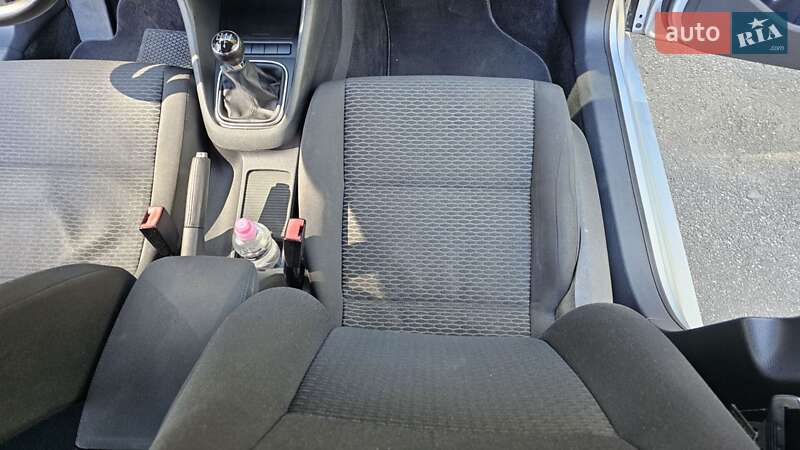Универсал Volkswagen Golf 2011 в Чернигове