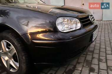 Универсал Volkswagen Golf 2003 в  фото 11 Универсал Volkswagen Golf 2003 в