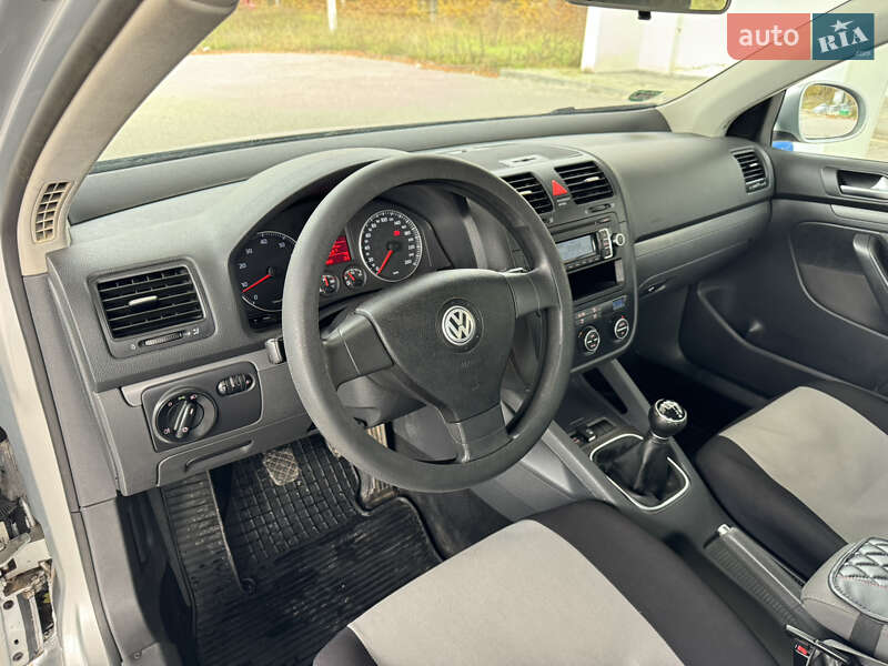 Универсал Volkswagen Golf 2009 в Сокирянах