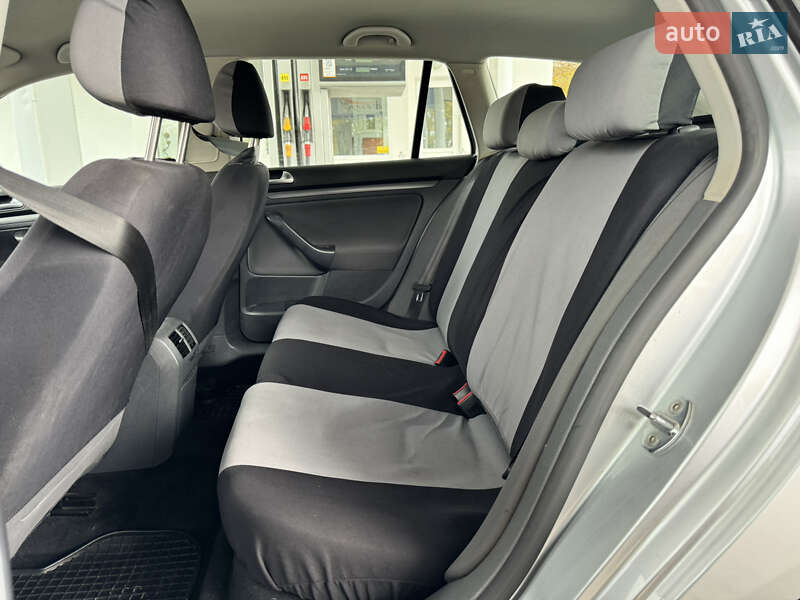 Универсал Volkswagen Golf 2009 в Сокирянах