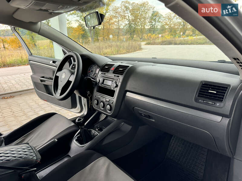 Универсал Volkswagen Golf 2009 в Сокирянах