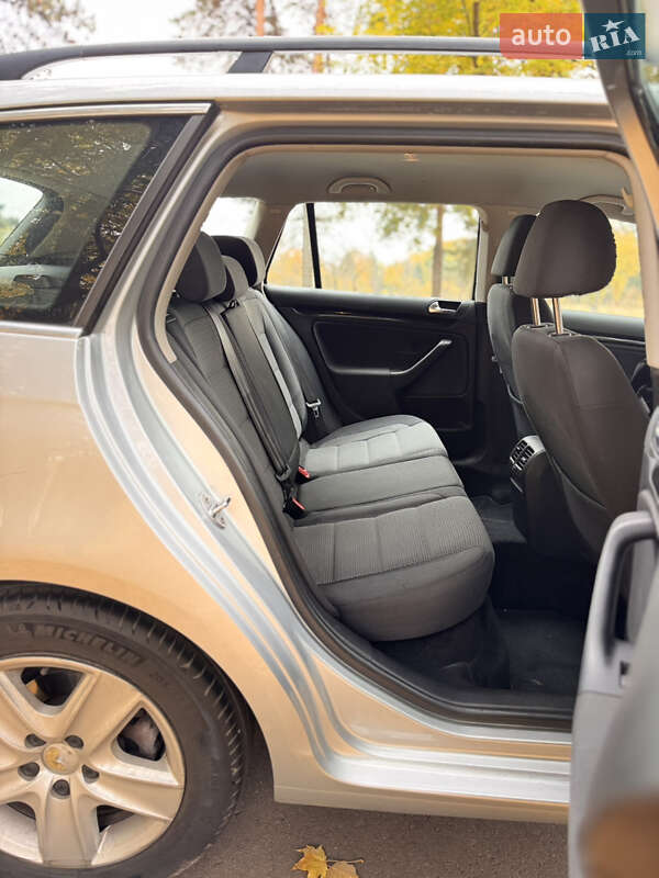 Универсал Volkswagen Golf 2009 в Сумах