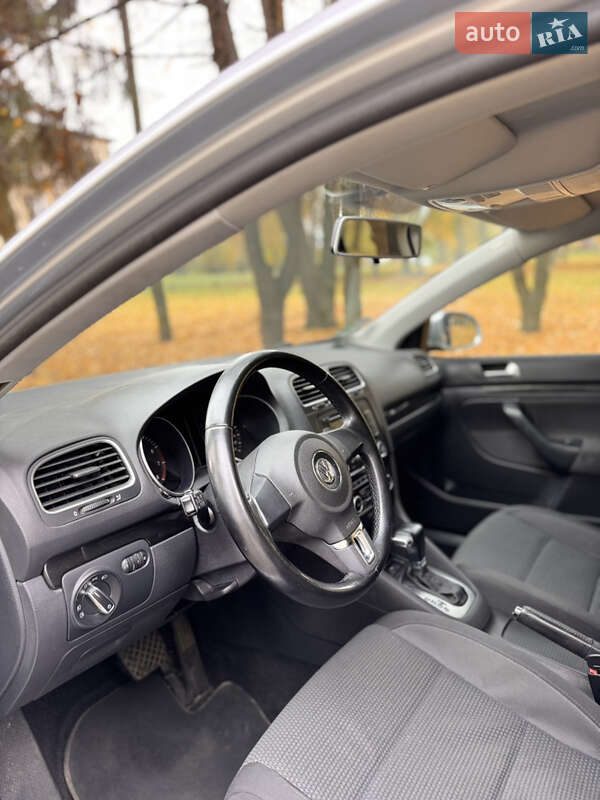 Универсал Volkswagen Golf 2009 в Сумах