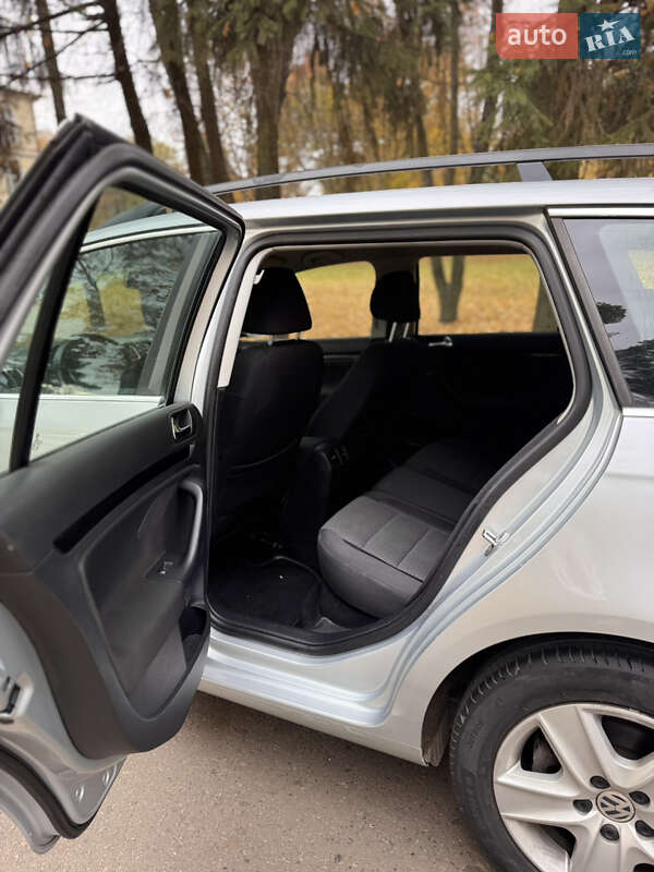 Универсал Volkswagen Golf 2009 в Сумах