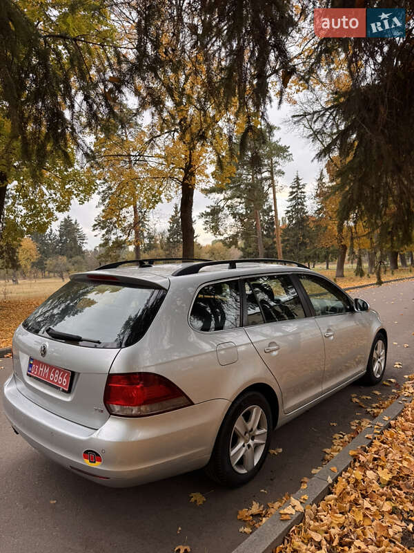 Универсал Volkswagen Golf 2009 в Сумах