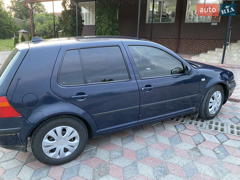 Хетчбек Volkswagen Golf 2000 в Чорткові