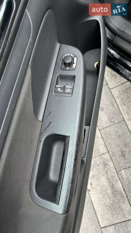 Хетчбек Volkswagen Golf 2004 в Луцьку