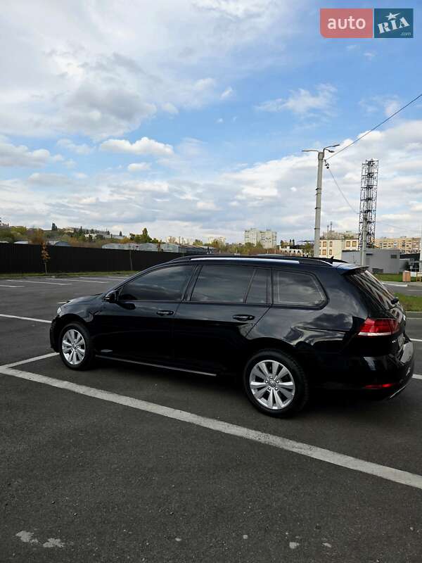 Универсал Volkswagen Golf 2018 в Харькове