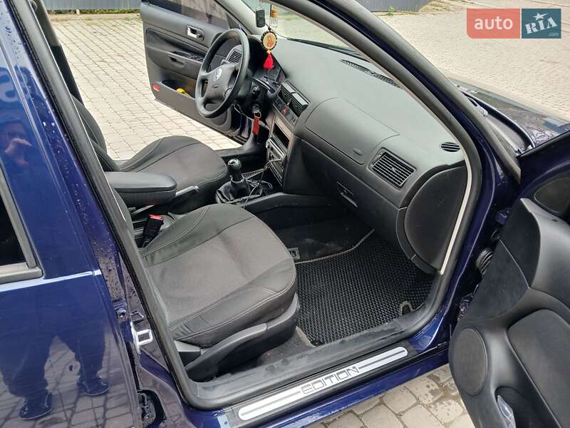 Хэтчбек Volkswagen Golf 2001 в Борщеве фото 5 Хэтчбек Volkswagen Golf 2001 в Борщеве