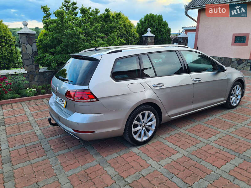 Универсал Volkswagen Golf 2017 в Черновцах