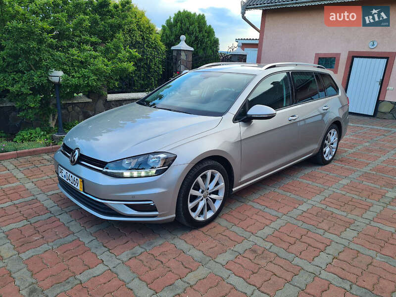 Универсал Volkswagen Golf 2017 в Черновцах