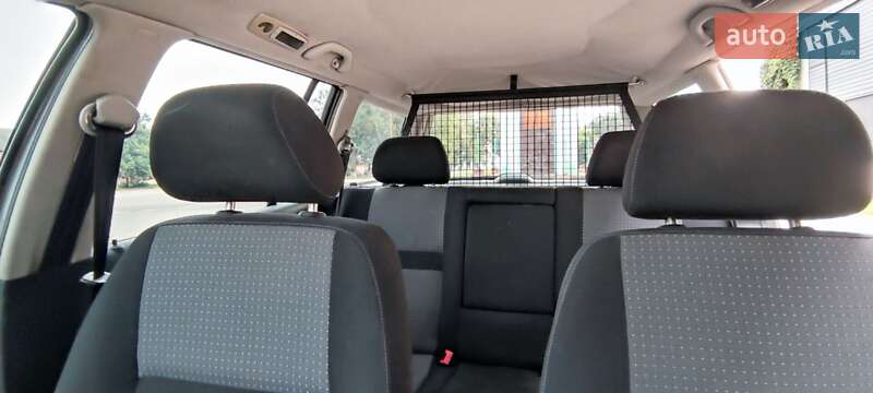 Універсал Volkswagen Golf 2004 в Охтирці