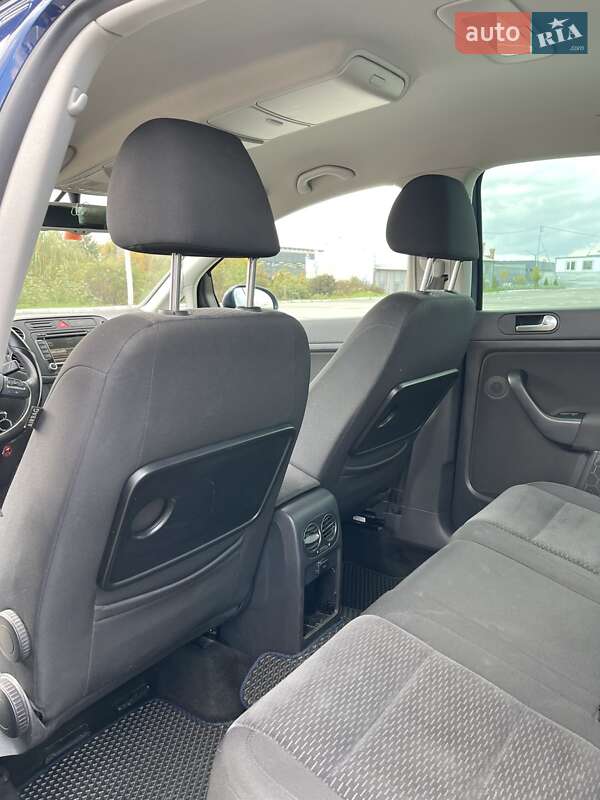 Универсал Volkswagen Golf 2009 в Черновцах