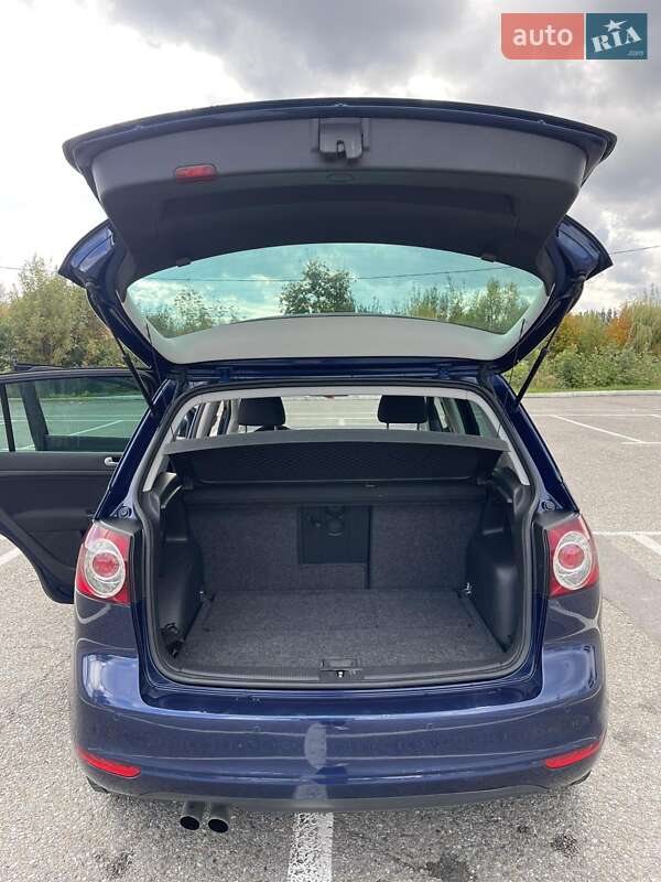 Универсал Volkswagen Golf 2009 в Черновцах