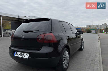 Хэтчбек Volkswagen Golf 2004 в  фото 6 Хэтчбек Volkswagen Golf 2004 в