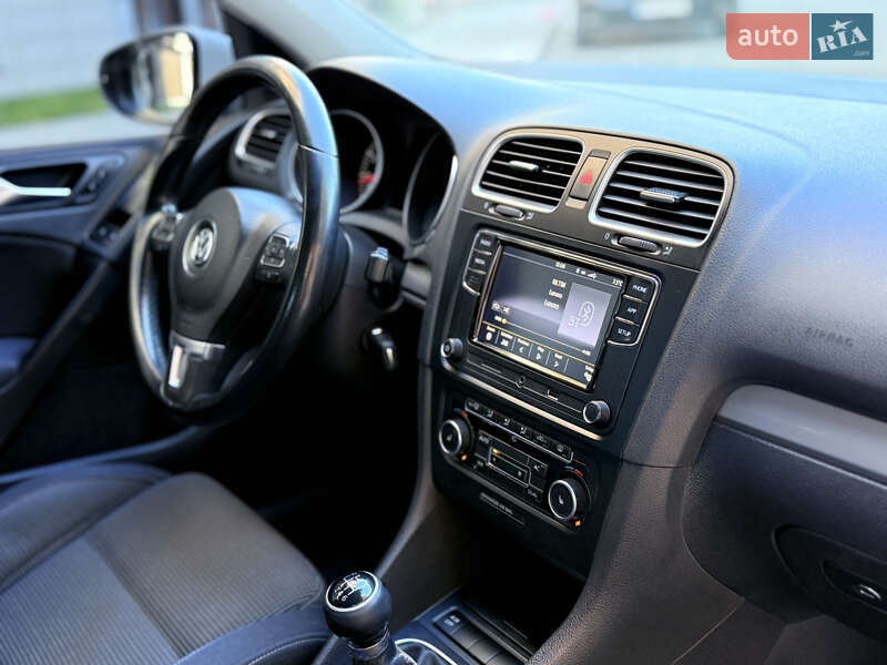 Хэтчбек Volkswagen Golf 2011 в Одессе
