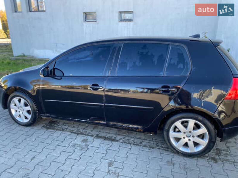 Хэтчбек Volkswagen Golf 2004 в Черновцах фото 4 Хэтчбек Volkswagen Golf 2004 в Черновцах