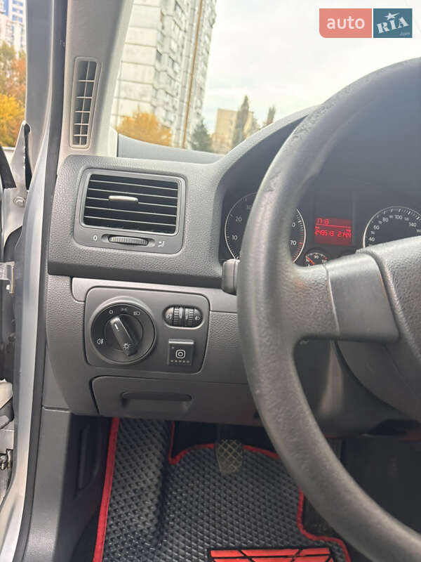 Универсал Volkswagen Golf 2008 в Киеве фото 19 Универсал Volkswagen Golf 2008 в Киеве