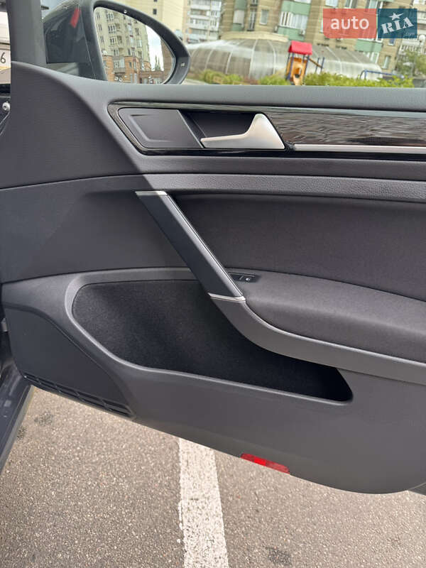 Универсал Volkswagen Golf 2018 в Киеве фото 22 Универсал Volkswagen Golf 2018 в Киеве