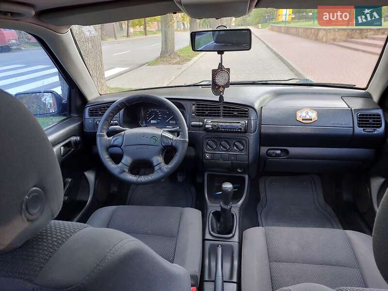 Хетчбек Volkswagen Golf 1998 в Могилів-Подільському