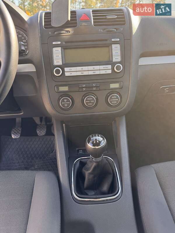 Хэтчбек Volkswagen Golf 2007 в Луцке