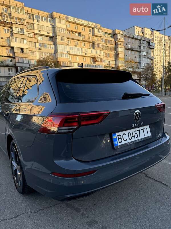 Универсал Volkswagen Golf 2021 в Киеве