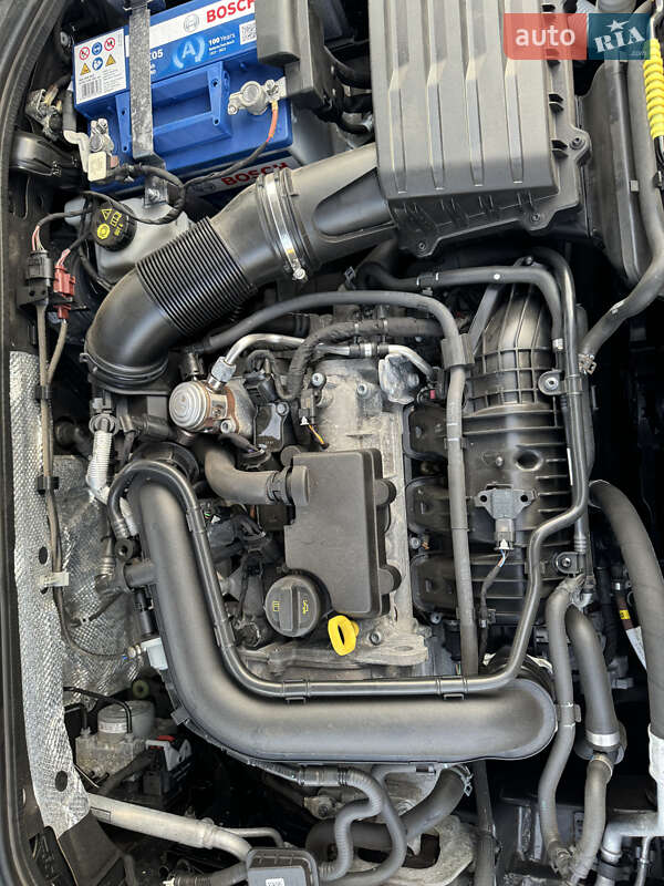 Универсал Volkswagen Golf 2021 в Киеве