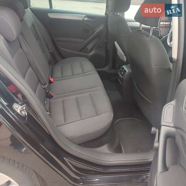 Хетчбек Volkswagen Golf 2010 в Рівному