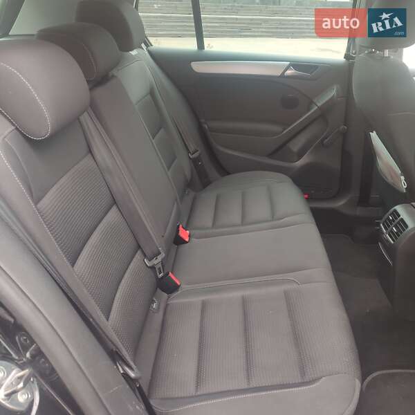 Хетчбек Volkswagen Golf 2010 в Рівному