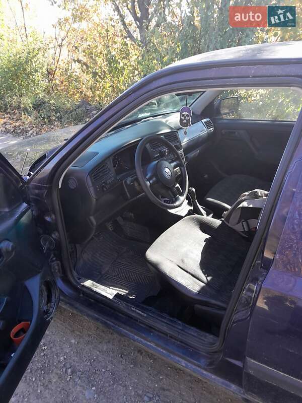 Хэтчбек Volkswagen Golf 1997 в Черновцах