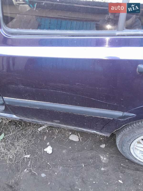 Хэтчбек Volkswagen Golf 1997 в Черновцах