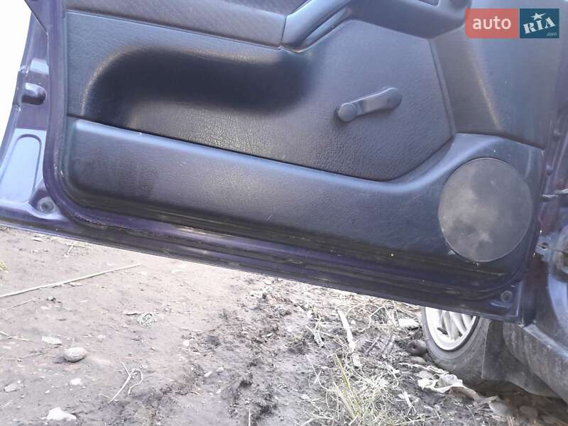 Хэтчбек Volkswagen Golf 1997 в Черновцах