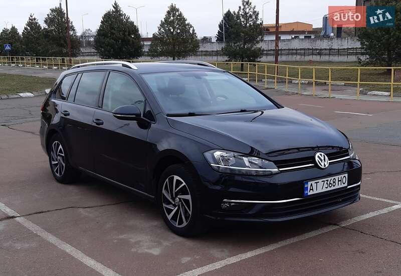 Універсал Volkswagen Golf 2018 в Калуші