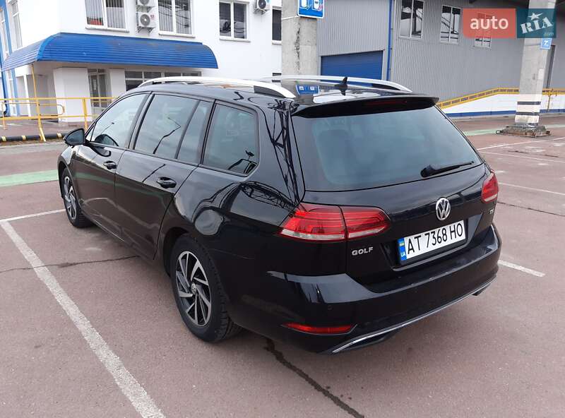 Універсал Volkswagen Golf 2018 в Калуші