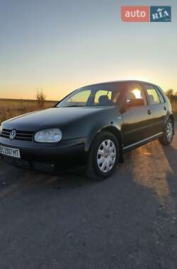 Хэтчбек Volkswagen Golf 1998 в Рудки