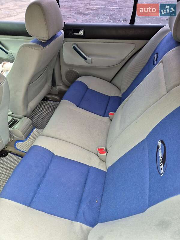 Хэтчбек Volkswagen Golf 1999 в Чернигове