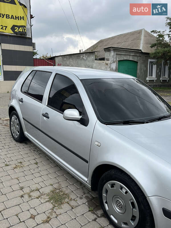 Хэтчбек Volkswagen Golf 2000 в Николаеве