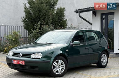 Хетчбек Volkswagen Golf 2002 в Тернополі
