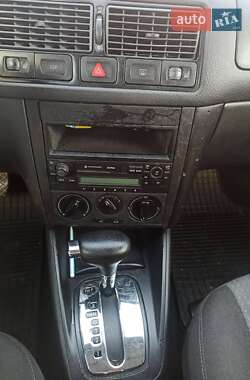 Хэтчбек Volkswagen Golf 2003 в  фото 11 Хэтчбек Volkswagen Golf 2003 в