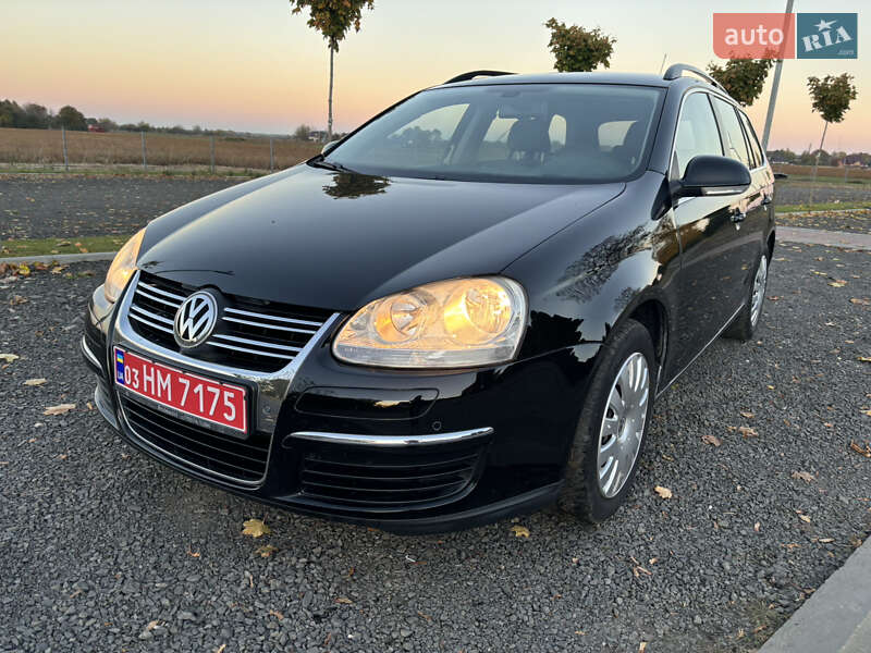 Универсал Volkswagen Golf 2009 в Ворзеле