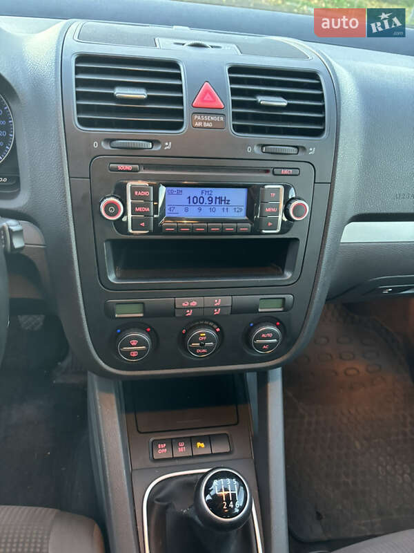 Универсал Volkswagen Golf 2009 в Ворзеле