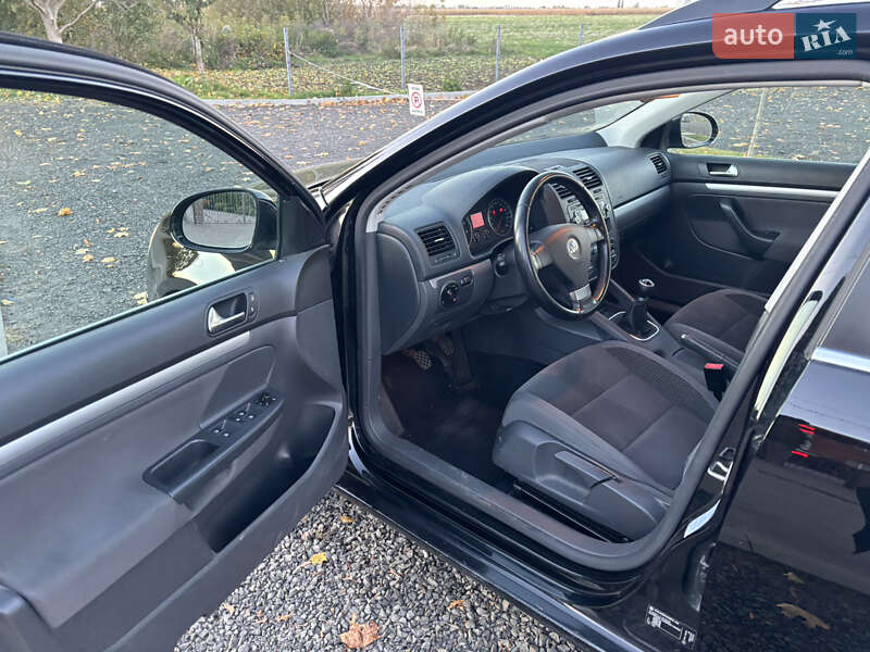 Универсал Volkswagen Golf 2009 в Ворзеле