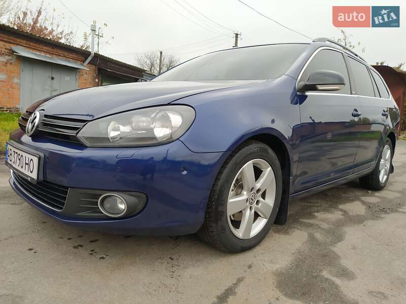Универсал Volkswagen Golf 2012 в Казатине