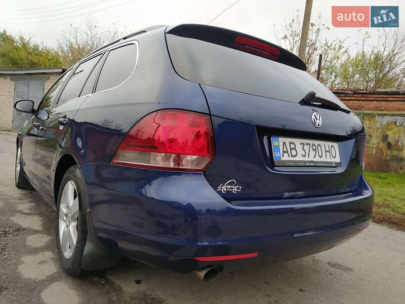 Универсал Volkswagen Golf 2012 в Казатине