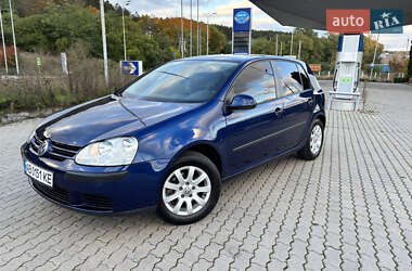 Хетчбек Volkswagen Golf 2004 в Могилів-Подільському