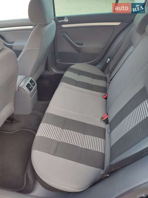 Хэтчбек Volkswagen Golf 2008 в Белой Церкви