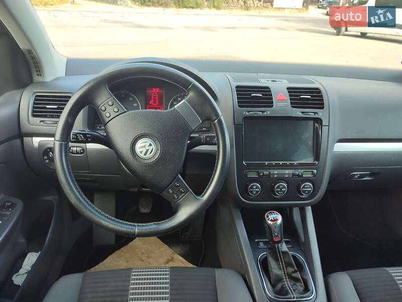 Хэтчбек Volkswagen Golf 2008 в Белой Церкви
